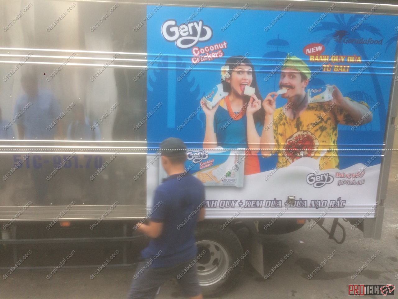 dán decal xe tải tphcm