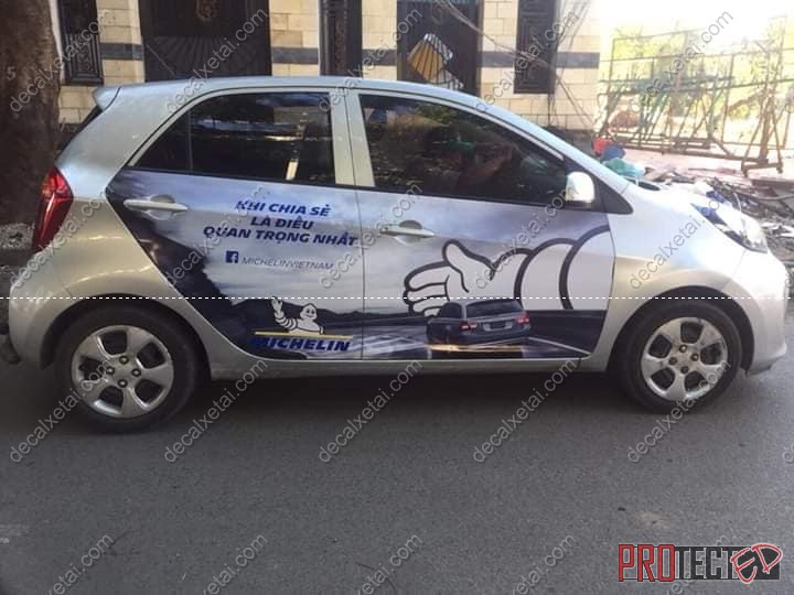 Dán decal xe ôtô cá nhân