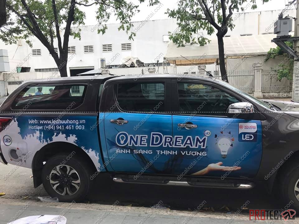 Dán decal xe ôtô cá nhân