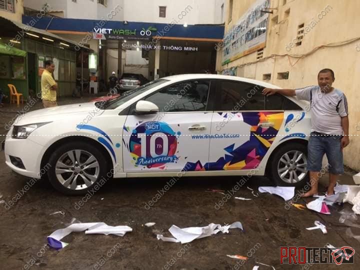 Dán decal xe ôtô cá nhân