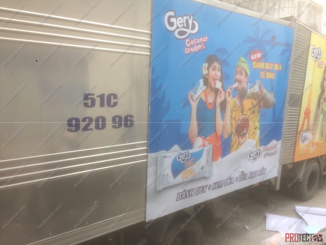 dán decal xe tải tphcm