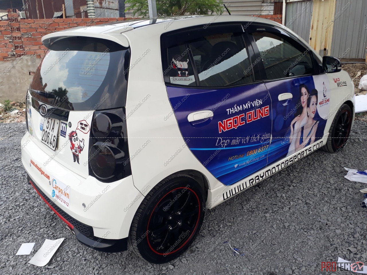 dan-decal-quang-cao-ô-tô