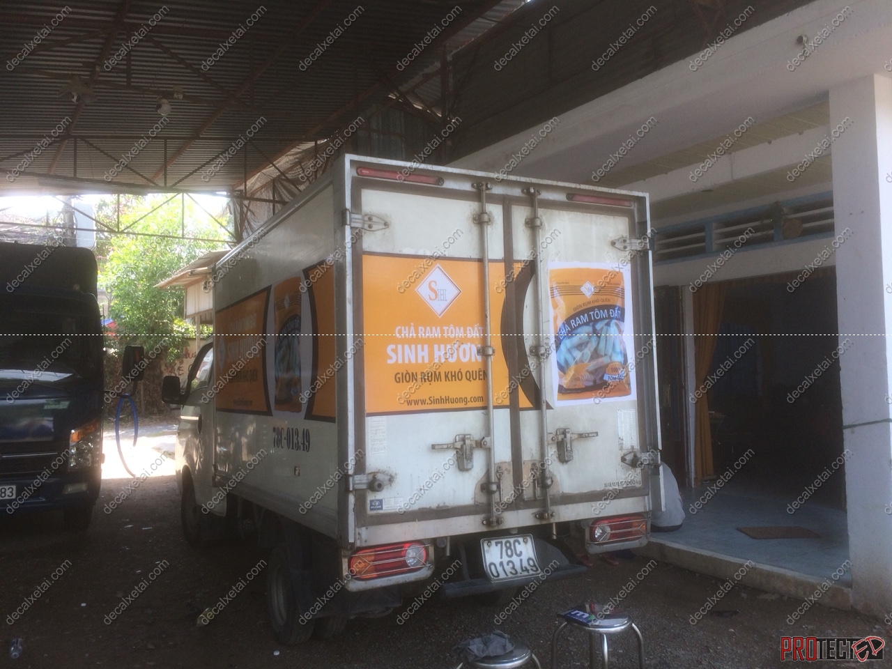 dán decal xe tải