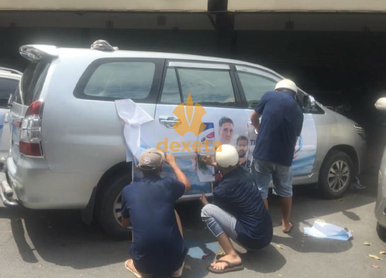 Chiến dịch dán decal quảng cáo trên xe Head & Shoulder