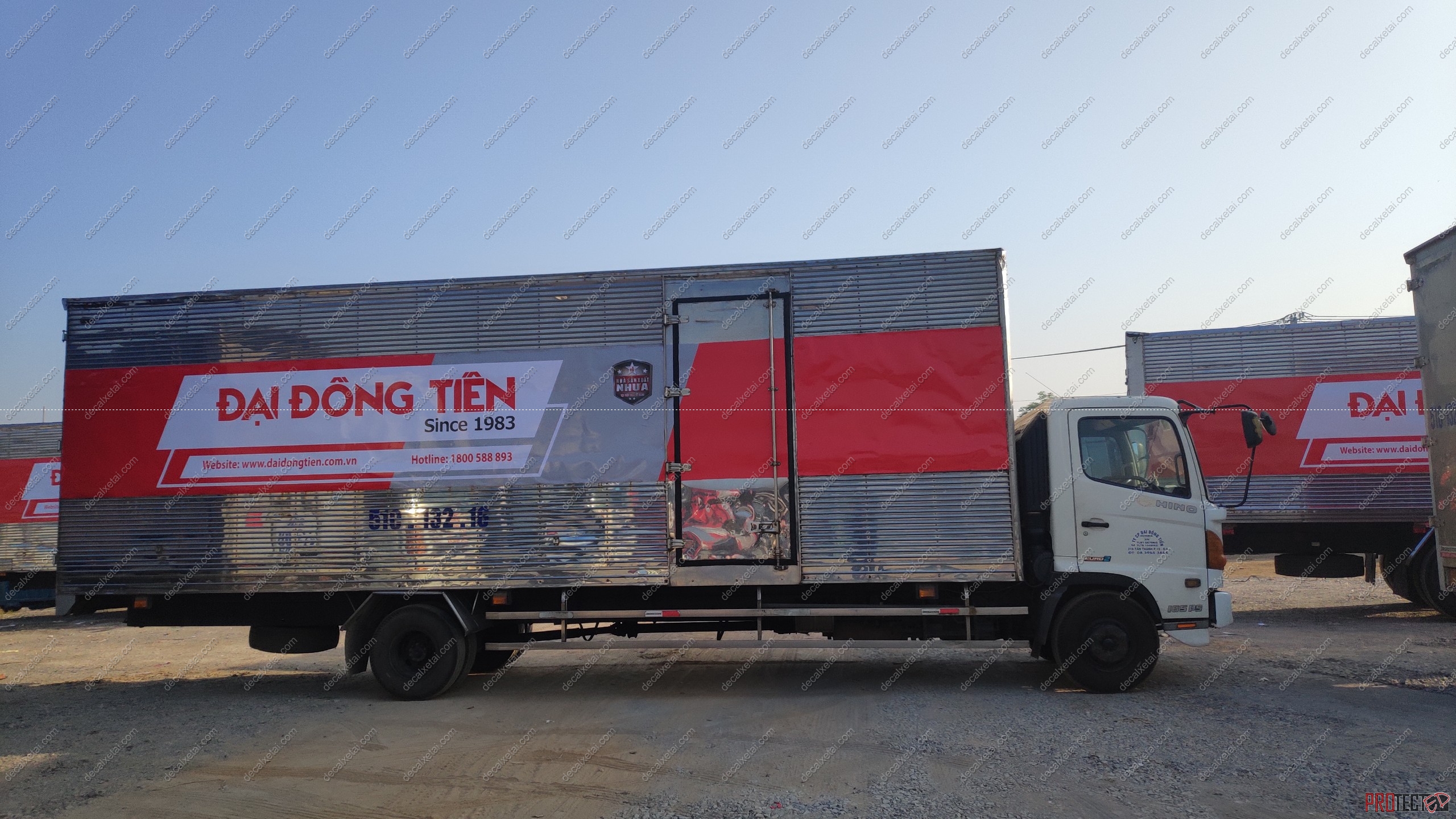 dán decal xe tải giá tốt