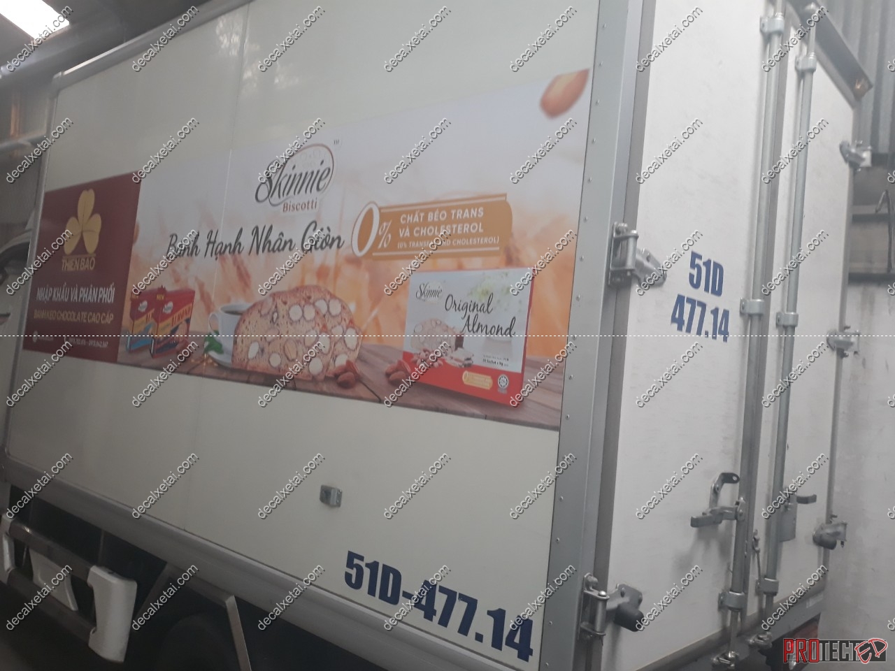 dan-quang-cao-thung-xe-tai